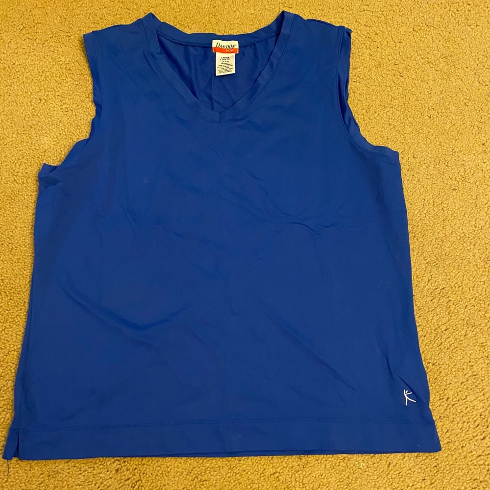 Danskin Now blue active top  🛍️ 3/$18 or 🔥 4/$20